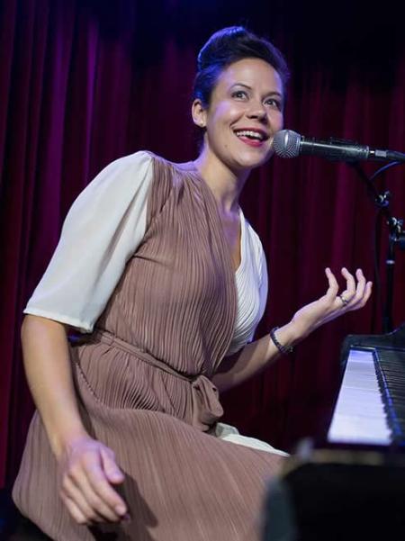 Leslie Goshko: An Old-Fashioned Piano Party